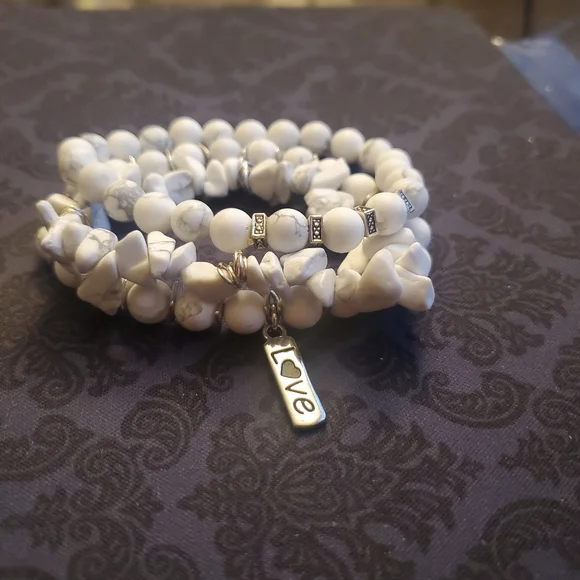 Howlite bracelet - Picture 2 of 2